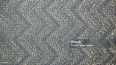 Fabric with interwoven metallic threads (4) 